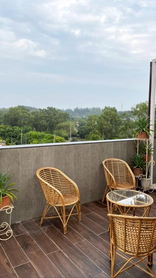 Apartamento Elysian At Zion Panchkula Exterior foto